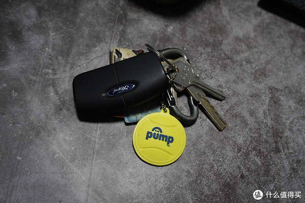 PUMP的钥匙链是买reebok的Pump Fury送的觉得好看就一直挂在钥匙上。 