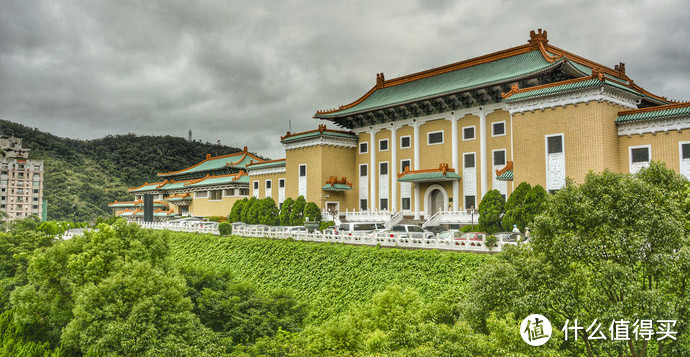 台北热门景点，有历史的台北故宫和有颜值的野柳地质公园你怎么选