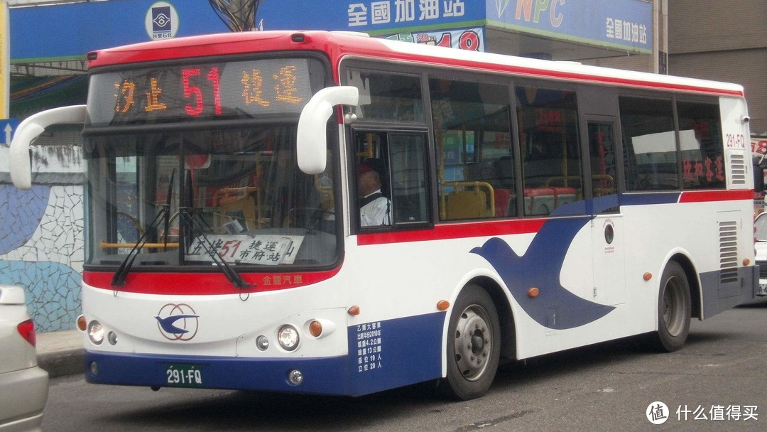 台北热门景点，有历史的台北故宫和有颜值的野柳地质公园你怎么选