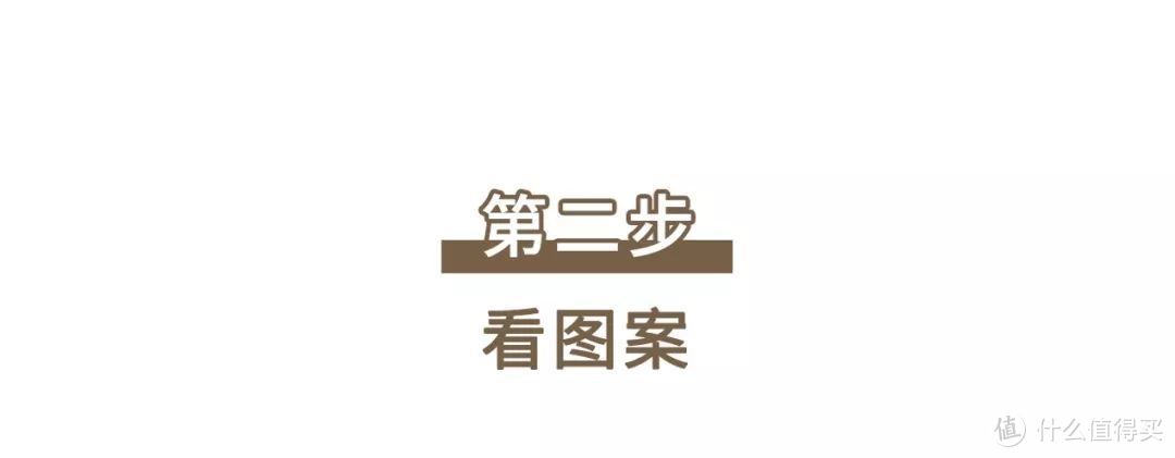 微胖身材秋冬穿什么？深色大衣先别穿了，真正显瘦的衣服有这3个特点！