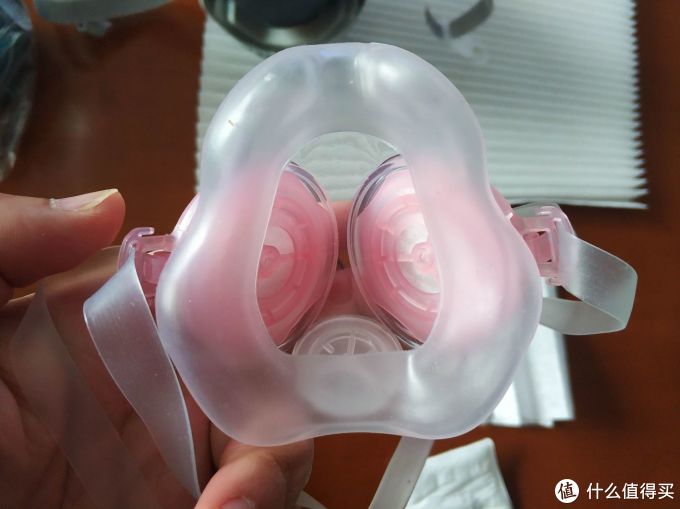 儿童款硅胶材质，很软，价格120