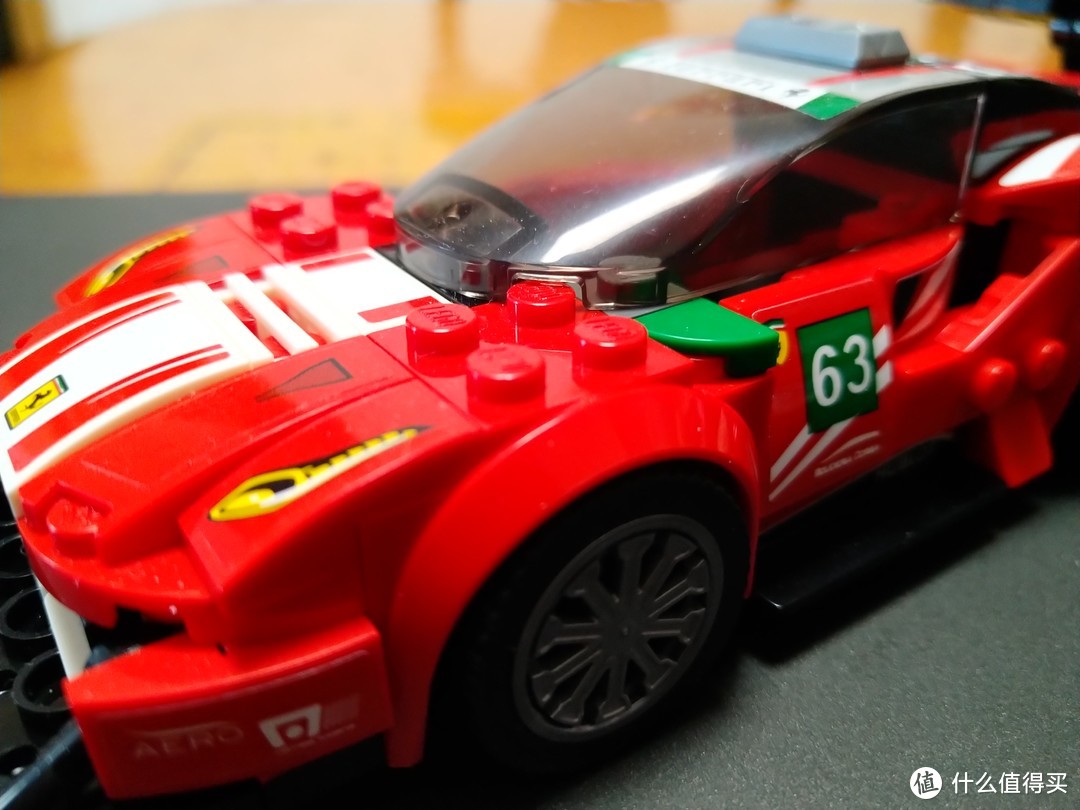 LEGO 75886-女车手，赛车上的风景线