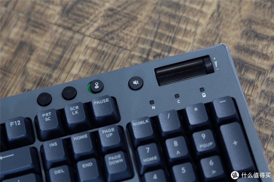 一把键盘两种连接三模使用，工作娱乐都兼顾，TT G821飞行家键盘硬核评测