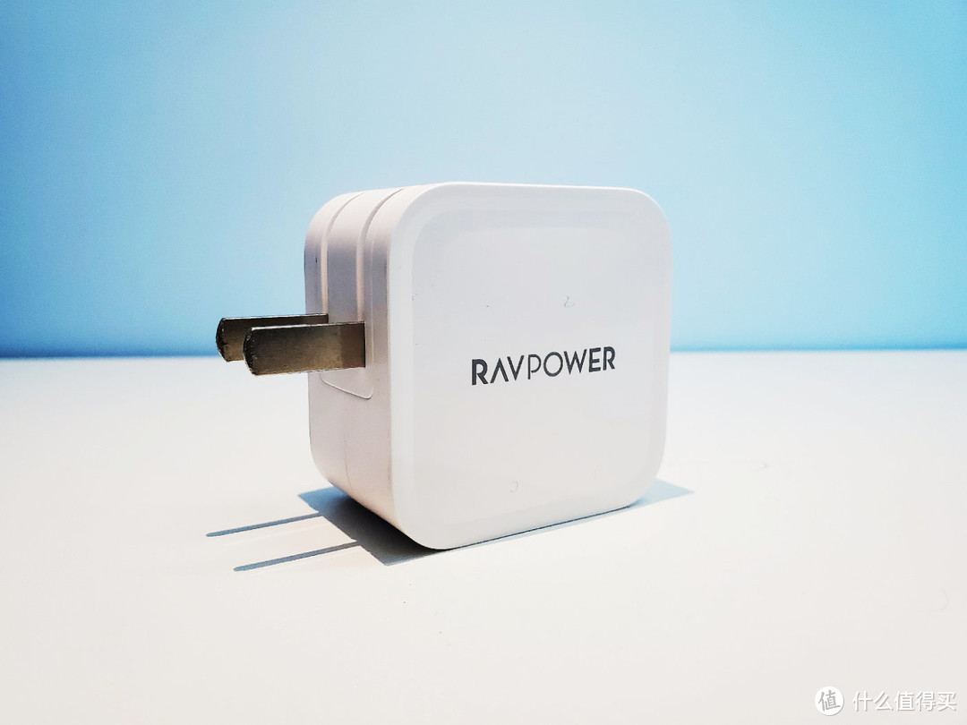 极速快充体验-RAVPOWER 61W急速充电器