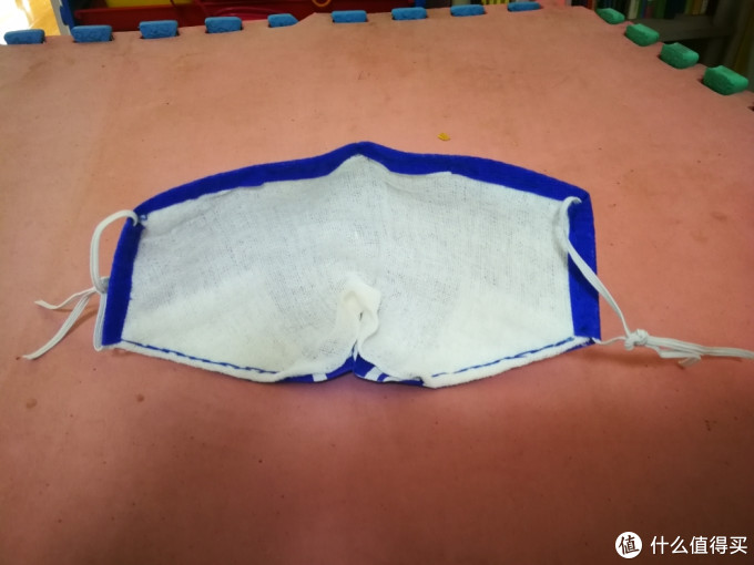 缝好了,留活口塞入关键层,即第二层过滤层。