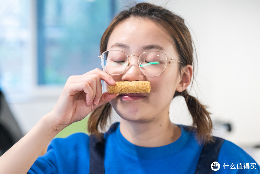 这只蝴蝶酥惹了一身劲爆麻辣味，超好吃