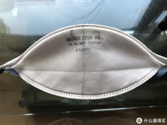 口罩下巴处标1,2区