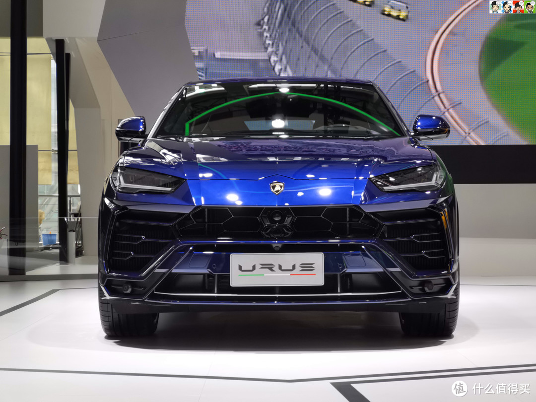 兰博基尼首款SUV——Urus搭载4.0T V8双涡轮增压发动机，最大功率650马力，峰值扭矩850牛·米，，0-100公里/时加速仅需3.6秒，是当前速度最快的SUV，售价290万起。