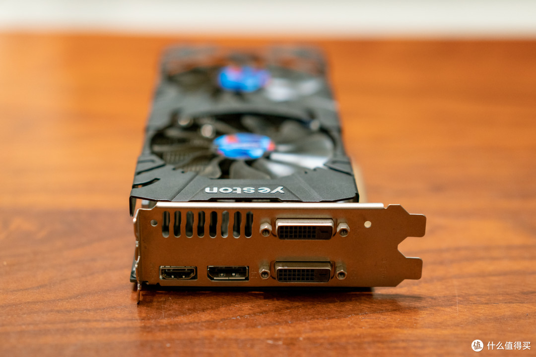 手握一张pubg吃鸡时温度只有64°c的rx580矿渣显卡,是怎样的感受_显卡