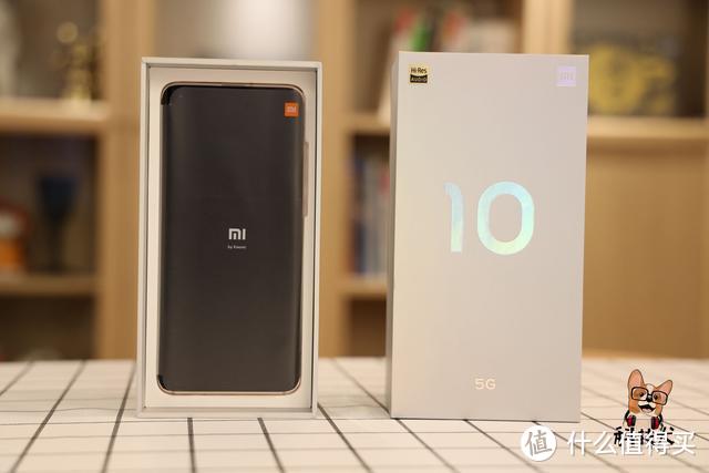 小米10、小10 Pro详细对比：一亿像素8K电影相机5G旗舰到底咋选？