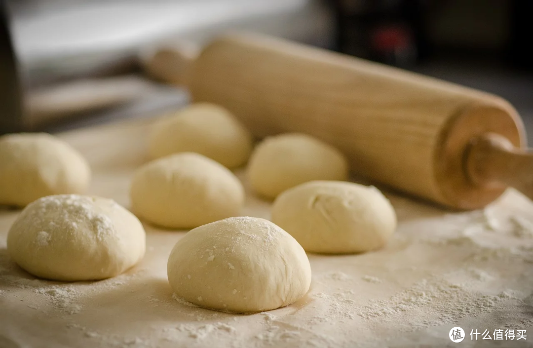 在家如何用蒸烤箱做出松软好吃的面包？从发酵到烘烤，成功要诀都在这，教你用蒸烤箱做100%成功面包