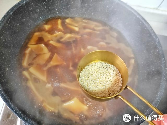 这食材是菜也是饭，简单一做，软糯香甜又养胃，还能养出好气色