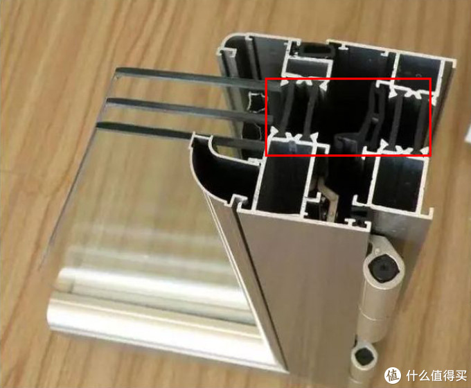 窗户买断桥铝还是塑钢好？详解窗户选购的各种坑（品牌+材料+价格）