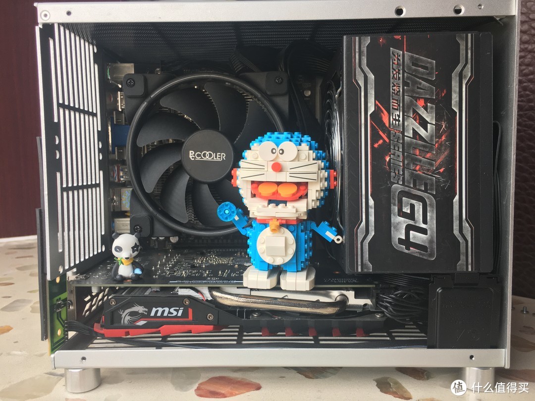 穷有穷的玩法 ￥2500搞定ITX+RGB 流畅吃鸡