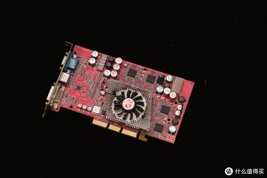 一代经典延续（挤牙膏）：ATi R350—Radeon9800Pro