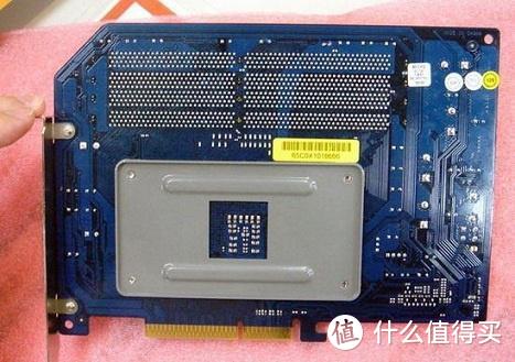 建议从华擎开始着手研发吧！（图为华擎十几年前开发的AGP接口CPU+内存扩展槽）