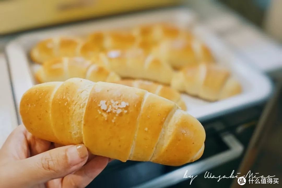 用小鹅黄制作的全麦盐面包