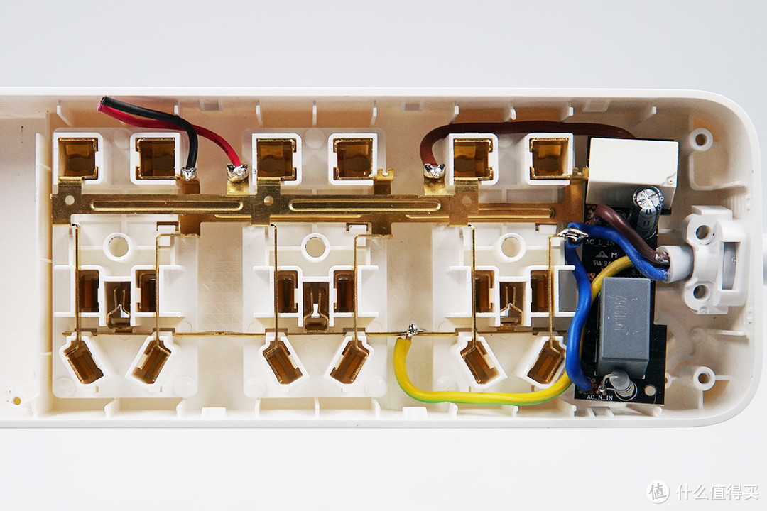 拆解报告：ZMI紫米六位延长线插线板CXP01