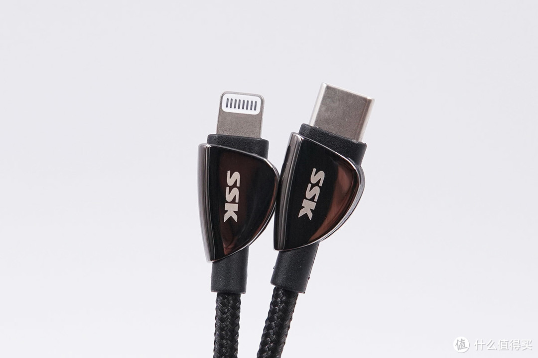 拆解报告：SSK飚王USB-C to Lightning快充编织线IC100
