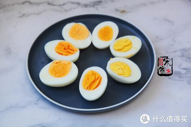 鸡蛋别直接用清水煮，多加2步，不炸裂，蛋壳还一剥就掉