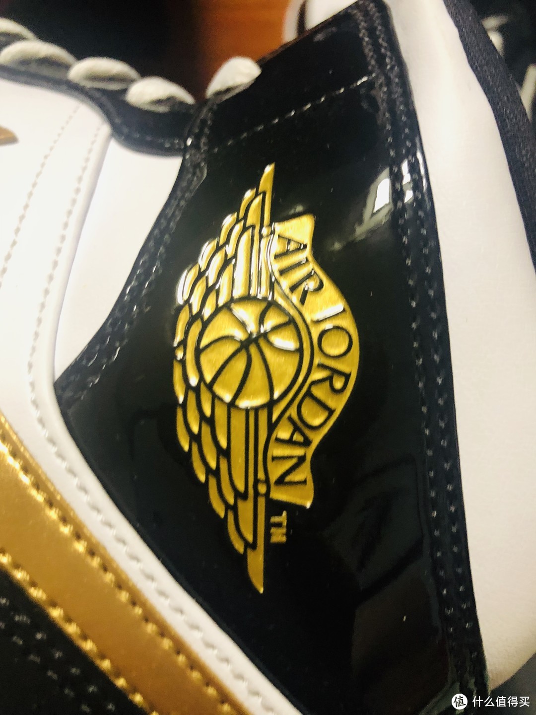 颜值甚高的漆皮MID ---air jordan mid 小黑金