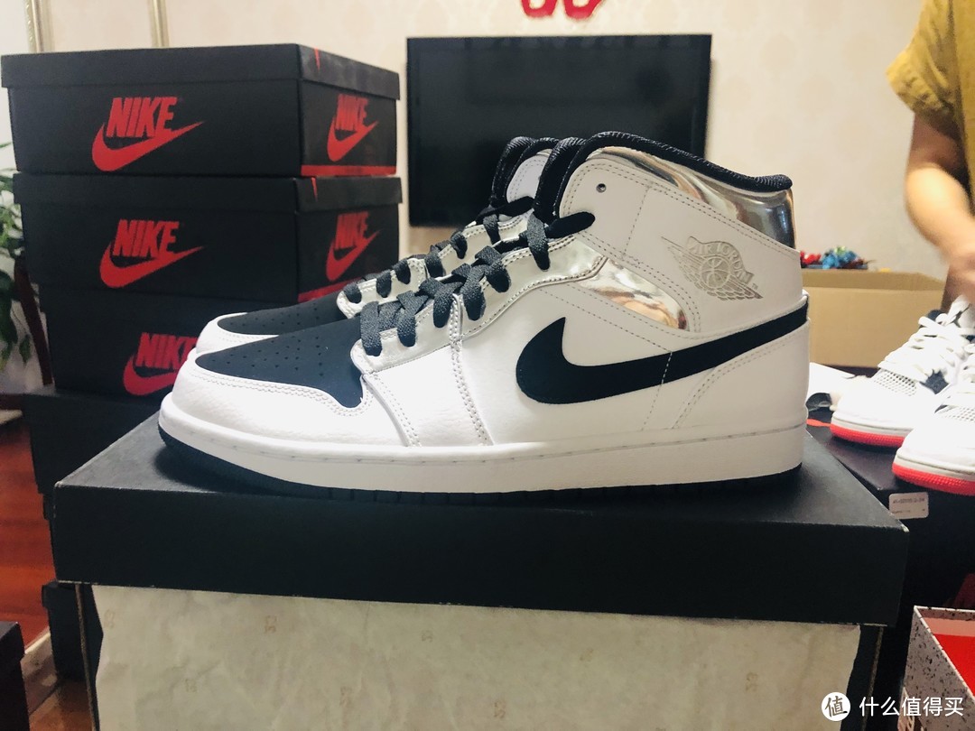 其实就是一个MID，不要再叫小伦纳德了--AIR JORDAN MID 金属银