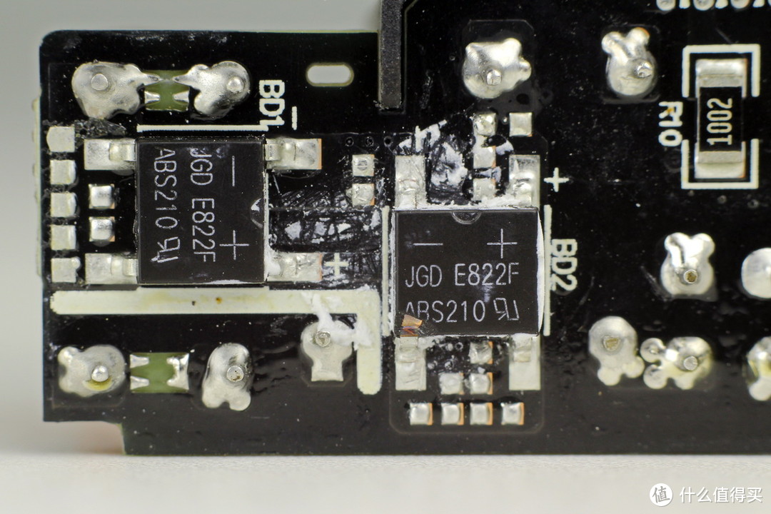 拆解报告：MI小米65W USB PD快充电源适配器AD651