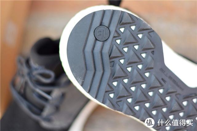 小米有品推出首款爆米花休闲鞋，网友：只有价格可以接受