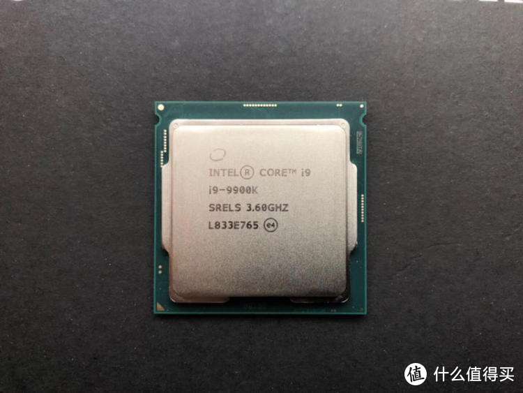 小白：8核16线程！？我的天难道我买到的是堪比i9-9900K的高端CPU！？捡到了啊卧槽！