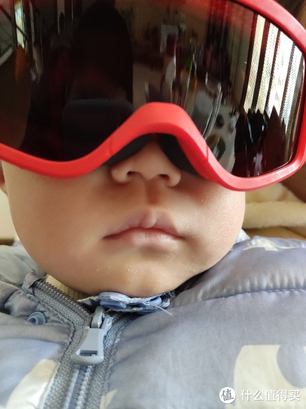 做好儿童全方位防护:迪卡侬 防雾 通风 可调节婴幼儿滑雪护目镜