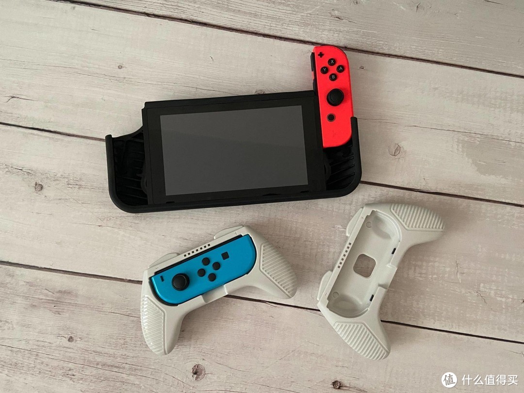 大妈给了一台Switch，我先买点物美价廉的配件