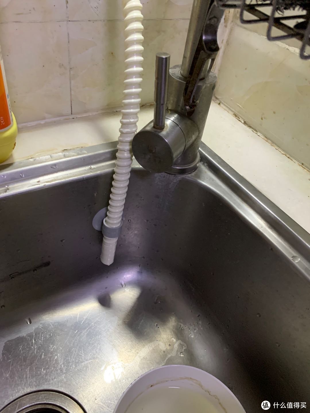 从小厨房的角度展现松下台上洗碗机的安装到底难不难