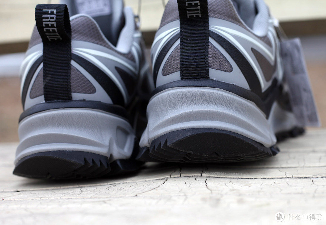 系鞋带也有黑科技，FREETIE 旋钮户外越野跑鞋体验