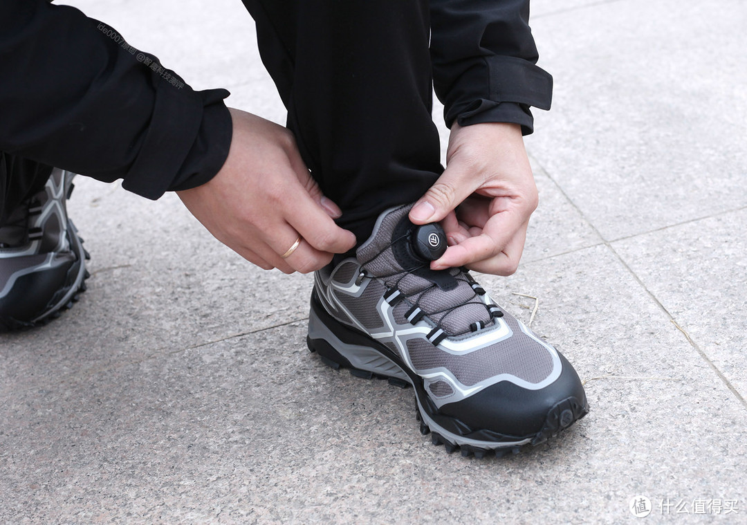 系鞋带也有黑科技，FREETIE 旋钮户外越野跑鞋体验
