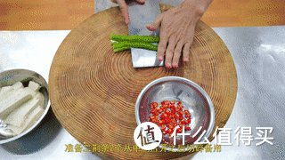王刚教你【懒人烧豆腐】的家常做法，吃腻了麻婆豆腐不妨试试它！