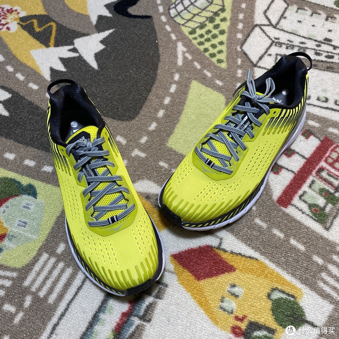 亮骚的厚底跑鞋Hoka One One Clifton 5