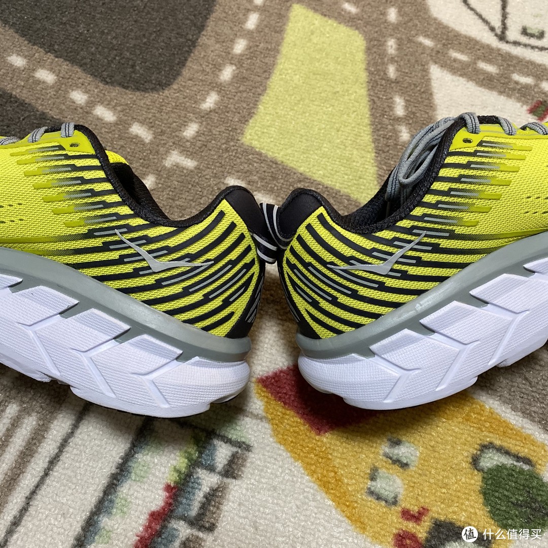 亮骚的厚底跑鞋Hoka One One Clifton 5