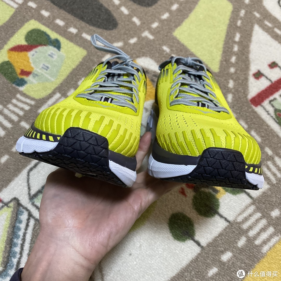 亮骚的厚底跑鞋Hoka One One Clifton 5