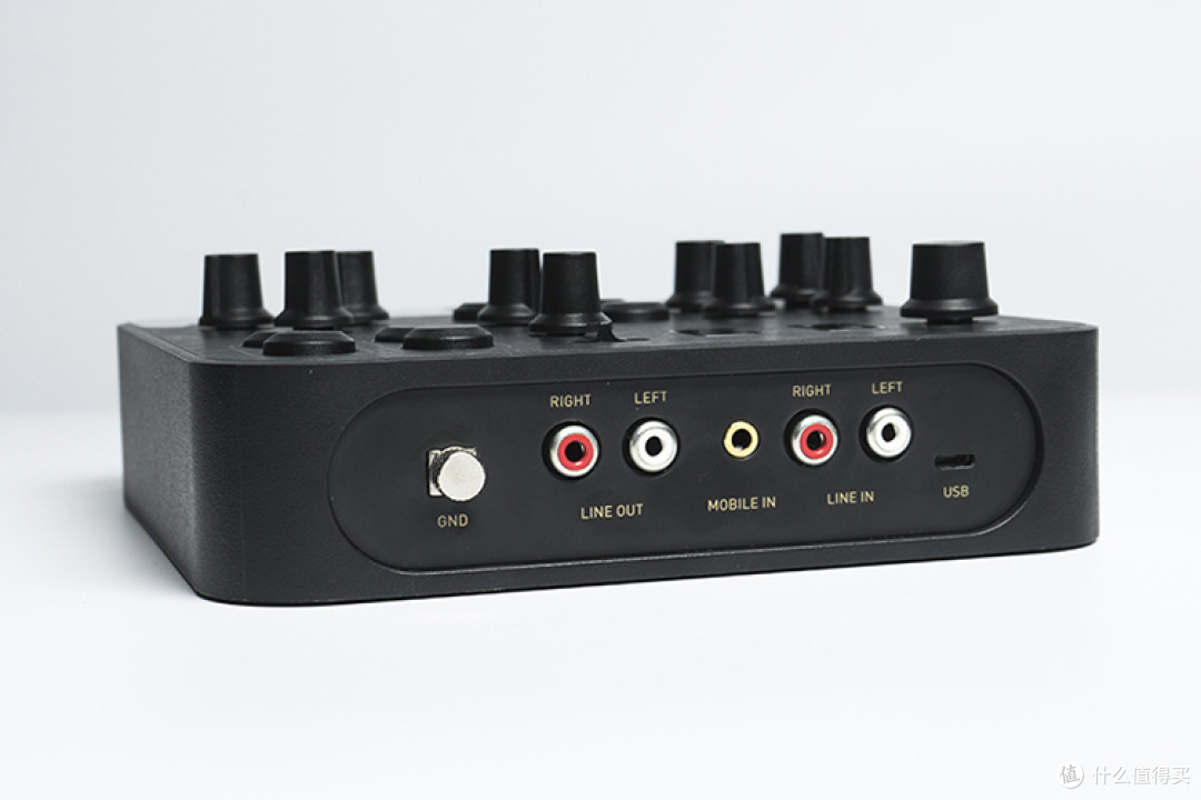 只需这些K歌神器 在家一样可以嗨唱翻天