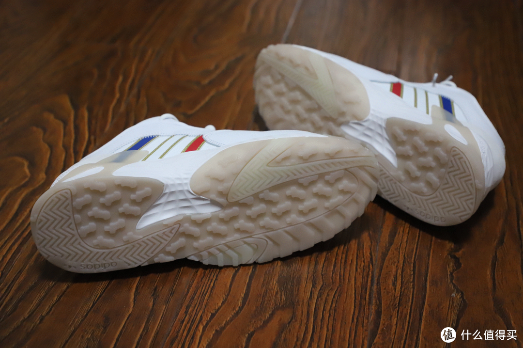 Adidas 2020 streetball三叶草运动鞋 一眼中毒