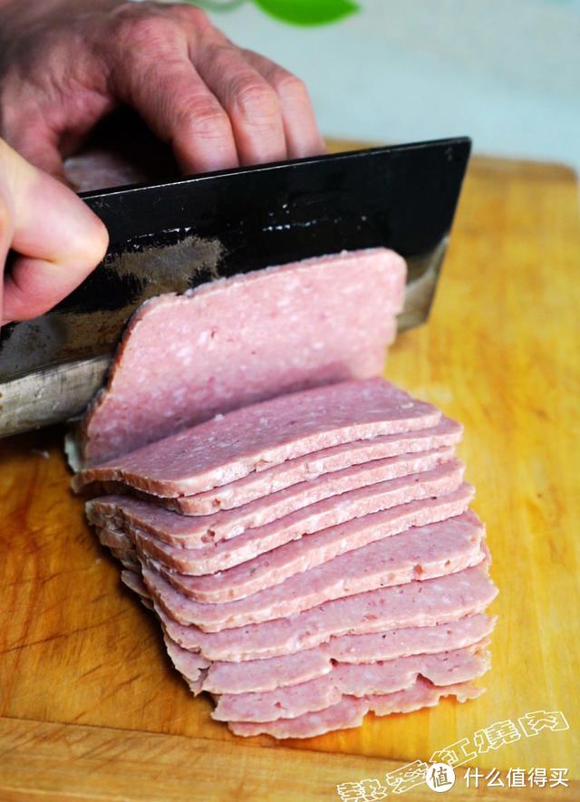 3斤猪肉一袋调料，外加1斤水，就能做出口感好味道香的午餐肉