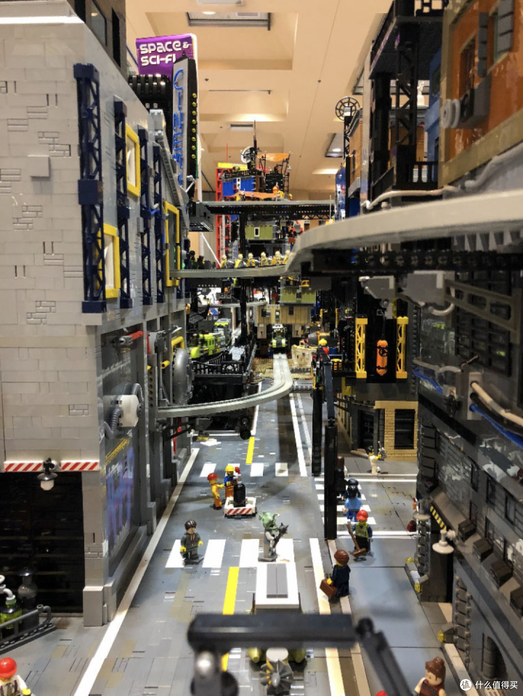 令人佩服的母子乐高积木moc创作者,用超60000块乐高构建了不可思议的