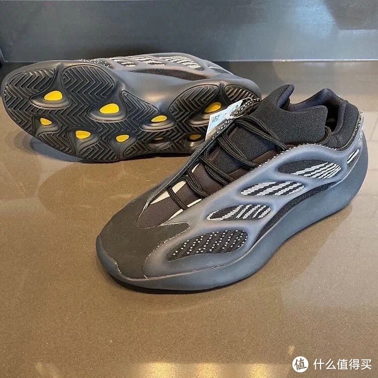 黑魂 700 V3 发售信息 & Supreme x Nike 联名官宣！