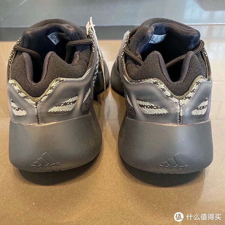 黑魂 700 V3 发售信息 & Supreme x Nike 联名官宣！