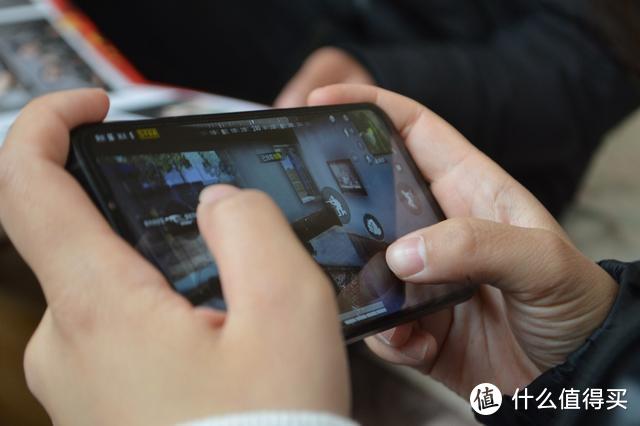 为游戏而生，全球首款5G游戏手机，腾讯黑鲨3上手体验