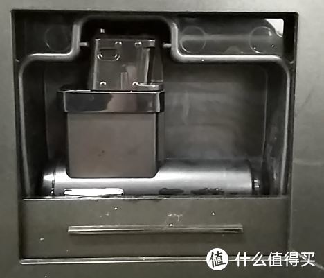 热水出口接头放在机器侧面