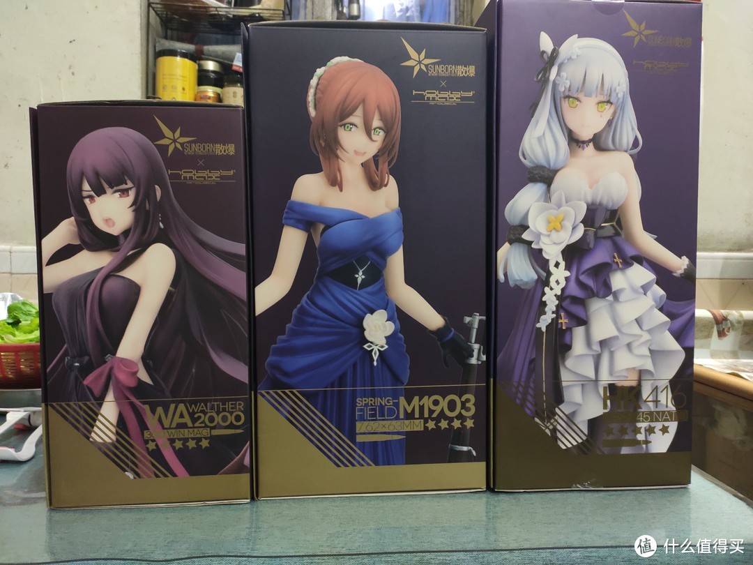 国内原厂手办品牌【HobbyMax】推出的少女前线 春田 WA2000 星之茧HK416 楼梯三人组，本来就想买416，后来感觉前面两款也不错，也一起收集了。这款楼梯三人组已经不是柜霸形容，是入柜都难。HobbyMax出品手办个人感觉都十分好看。之前出了好几款爆款。