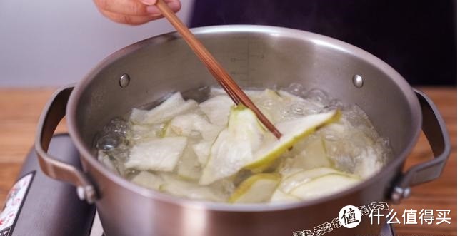 这小菜开胃解腻助消化，做一盆才四块钱，别瞧它没有肉每次先光盘