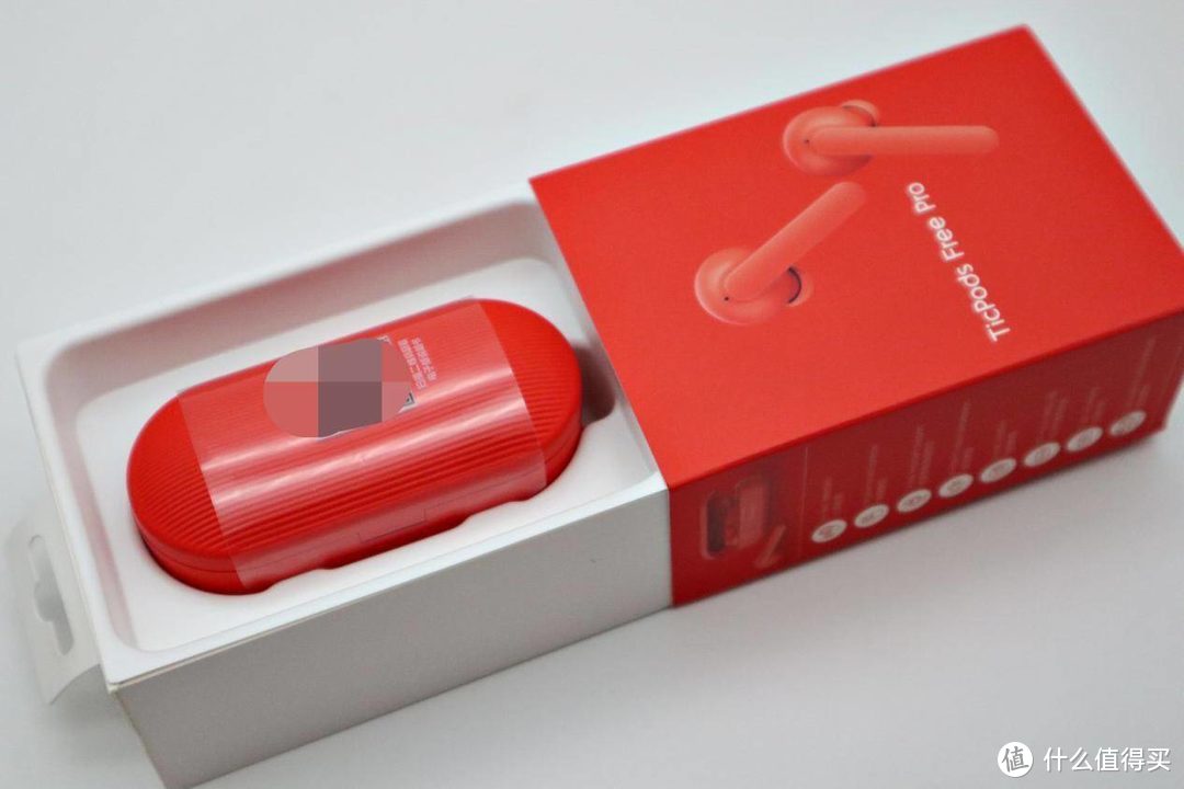 一款颜值爆棚的红色真无线耳机，让你秒变这个春天的时尚潮人