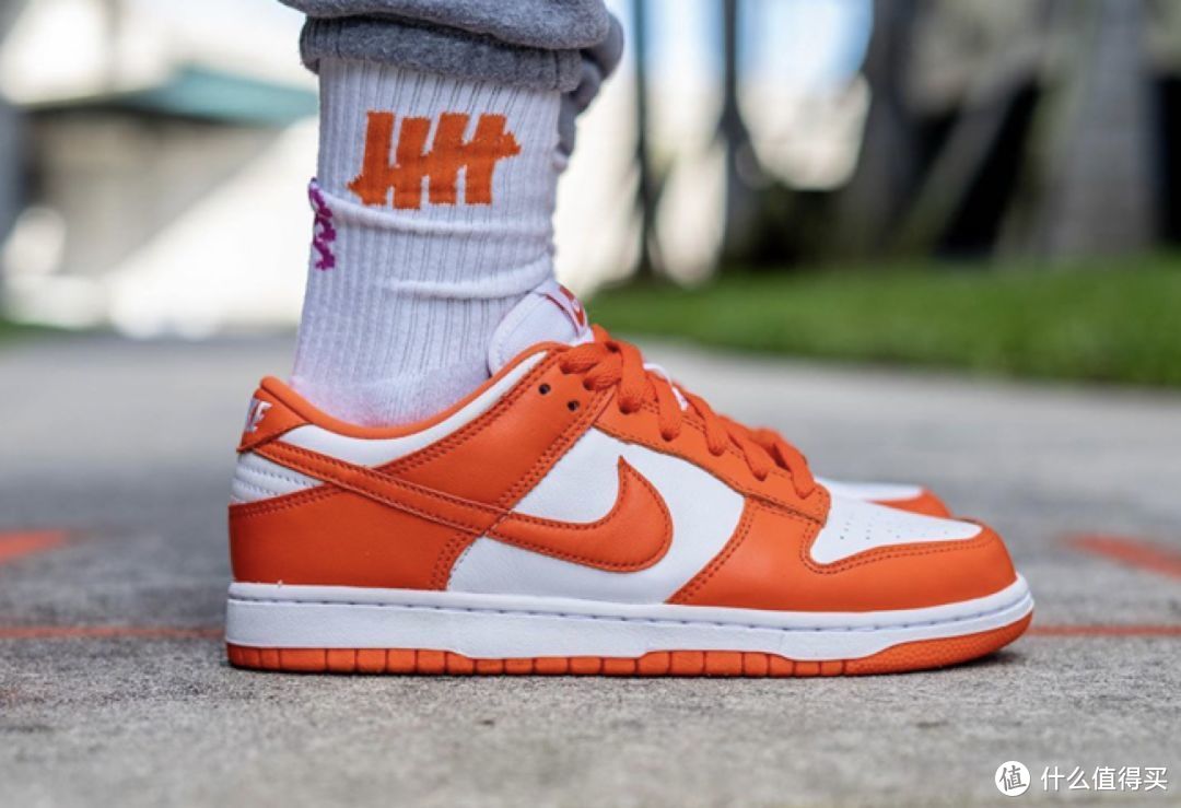 Nike Dunk Low “Orange Blaze” 雪城大学